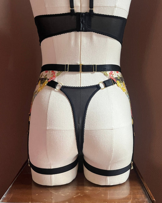 Studio Confidants_Cleo garter belt Couleur