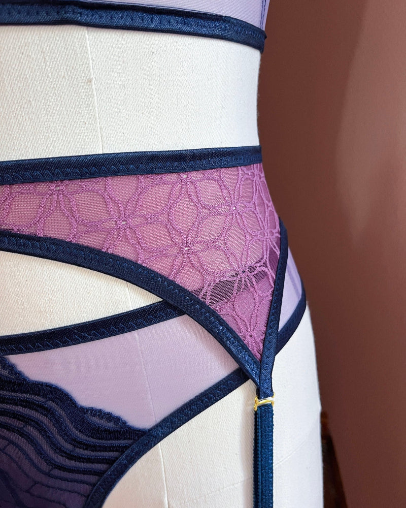 Studio Confidants_Twilight garters