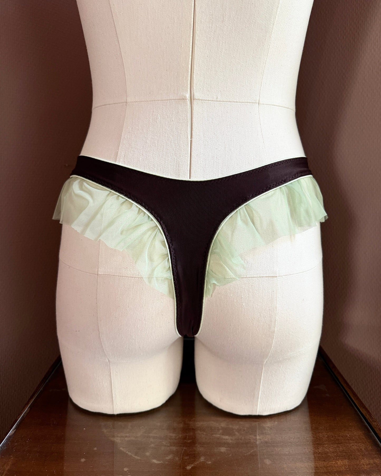 Studio_Confidants_Clay_thong