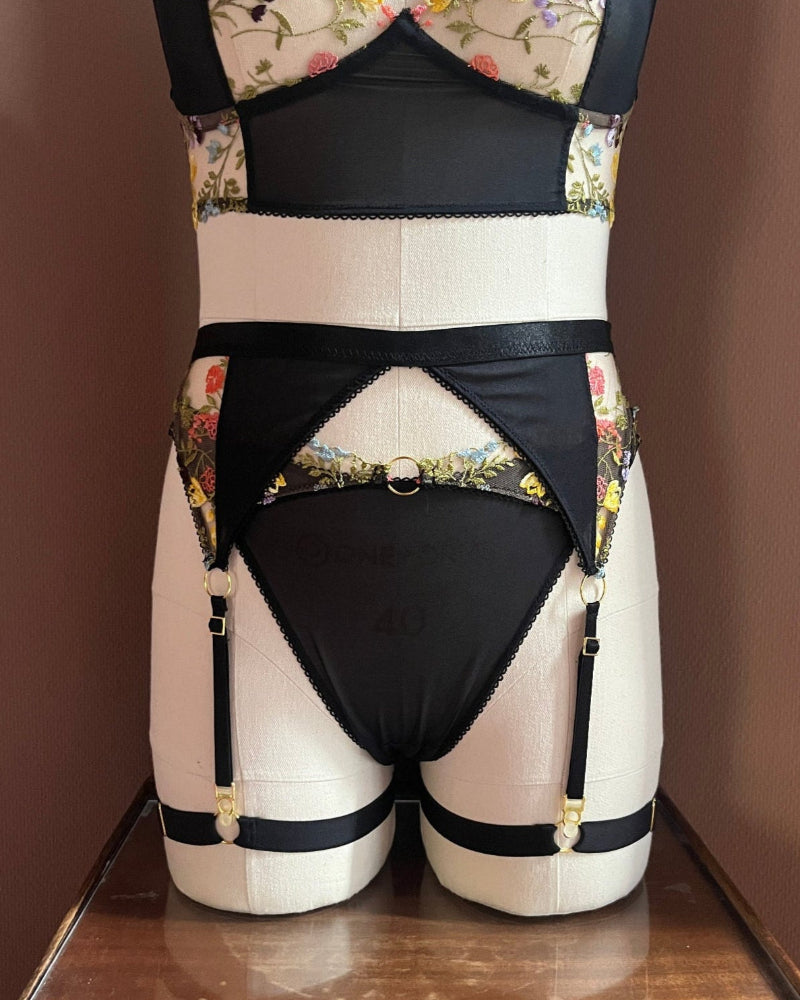 Studio Confidants_Cleo garter belt