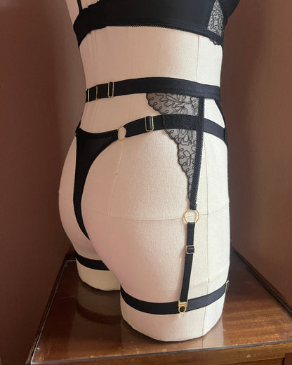 Studio Confidants_Cleo garter belt Noir
