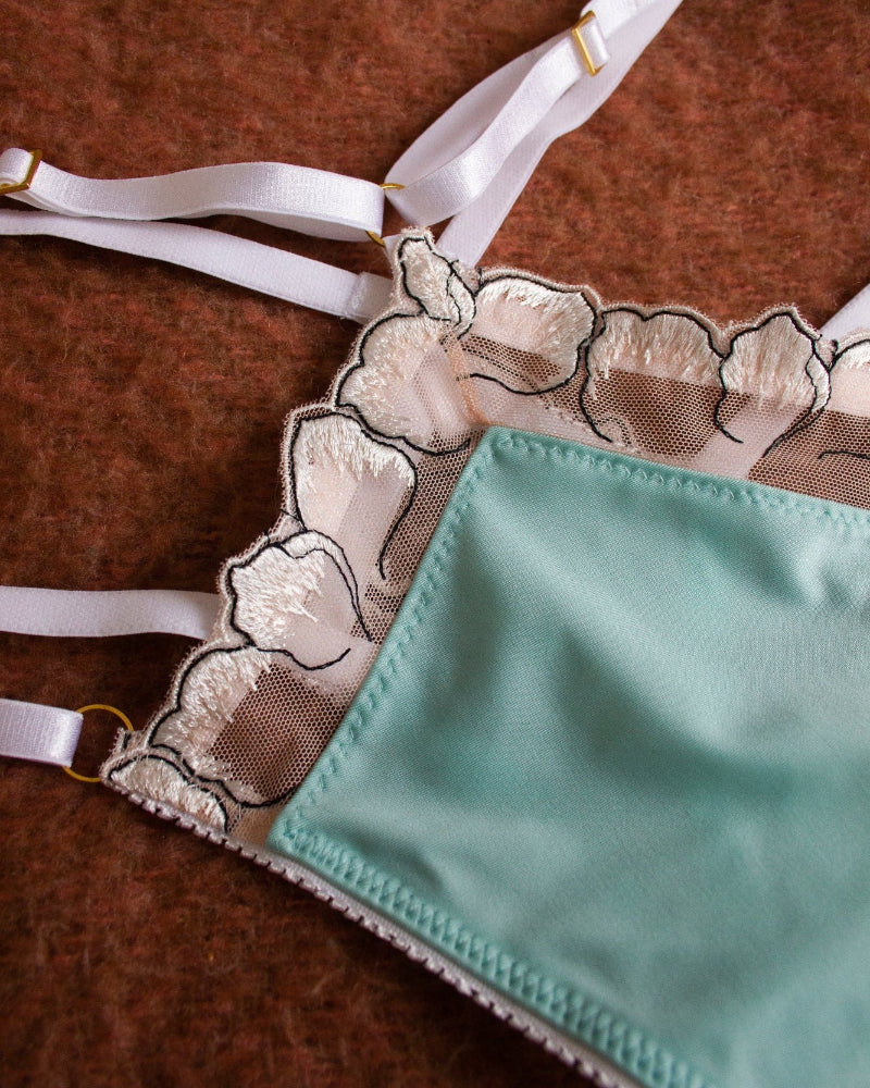 Studio Confidants_Maia thong