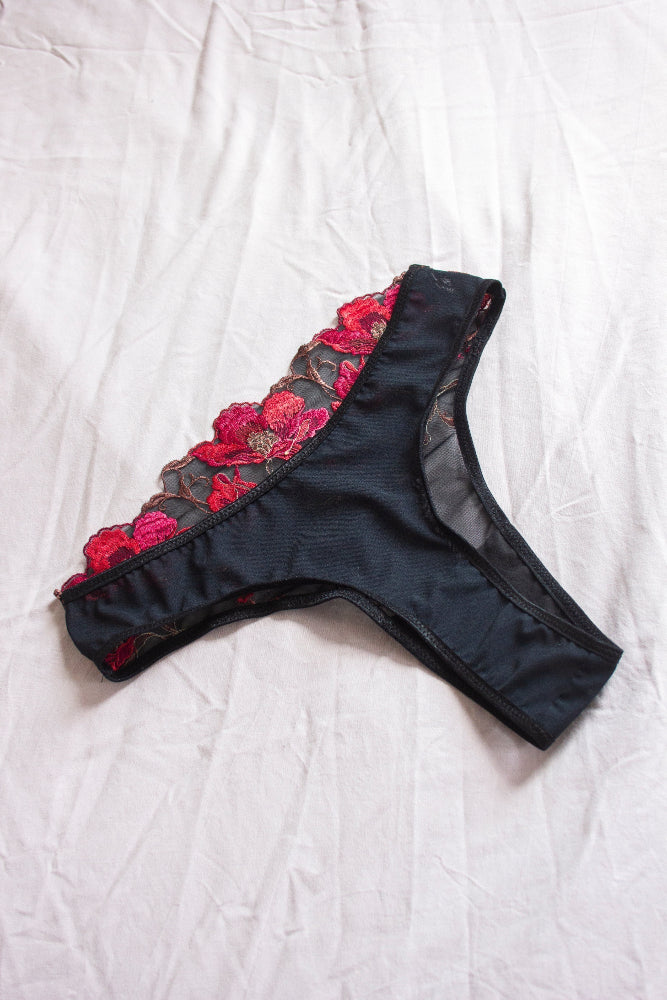 Studio Confidants_Poppy thong