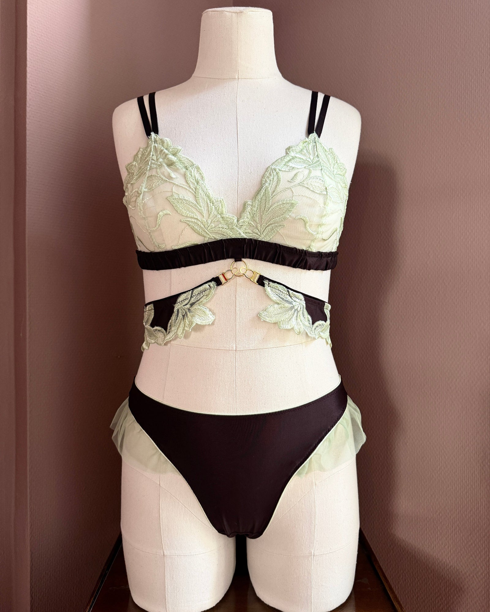 Studio_Confidants_Sage_bralette