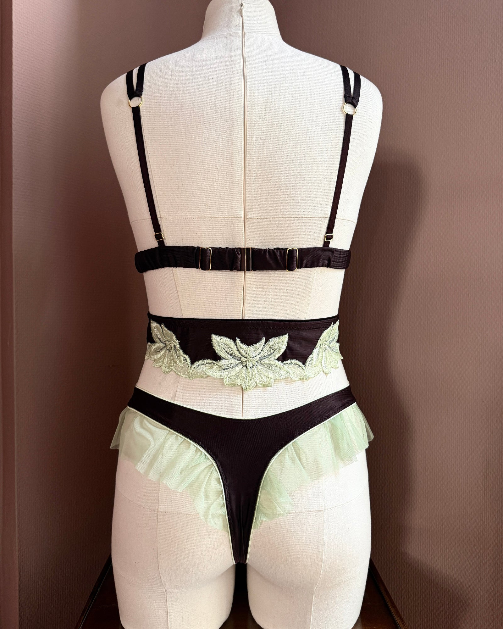 Studio_Confidants_Sage_bralette