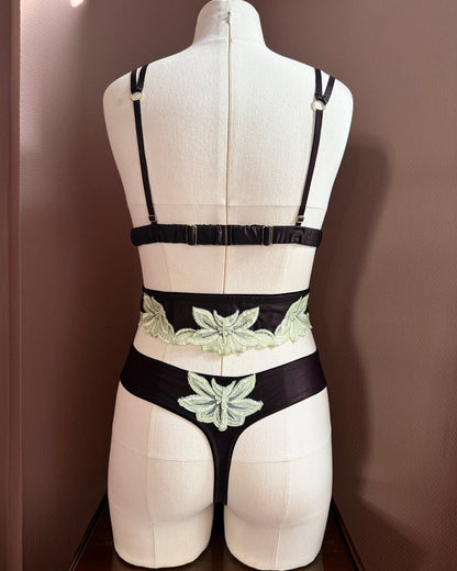 Studio_Confidants_Sage_thong