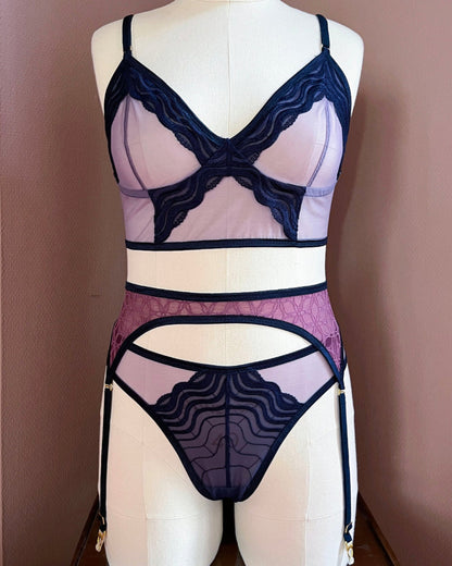 Studio Confidants_Twilight garters