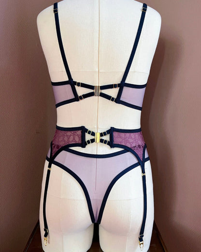 Studio Confidants_Twilight garters